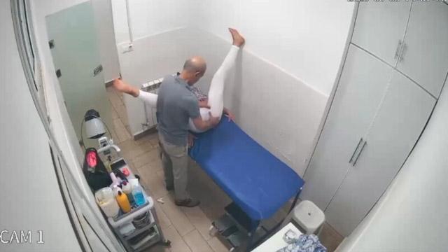 Old Clinic Kissing Sex – Doctor Pussy Video